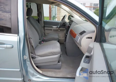 2008 Chrysler Town & Country Touring z USA, uszkodzony, nr VIN 2A8HR54P18R768285